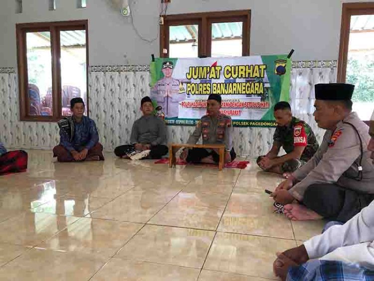 Jumat Curhat Kapolsek Pagedongan Bersama Babinsa Di Masjid Al Ikhlas Desa Gunungjati 
