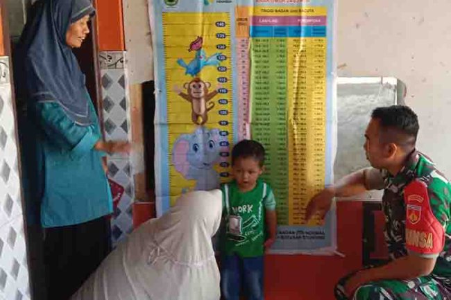 Babinsa Dampingi Kegiatan Posyandu Balita