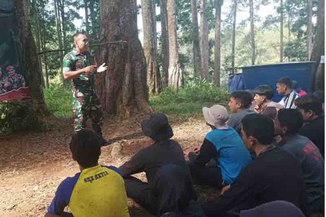 Tingkatkan Jiwa Nasionalis Babinsa Beri Materi Bela Negara