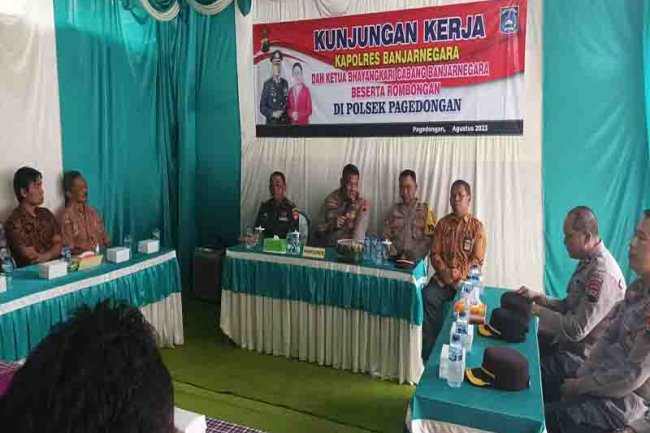 Wujud Sinergitas Tni Polri, Danposramil Hadiri Kunjungan Kapolres Banjarnegara Di Mapolsek Pagedongan