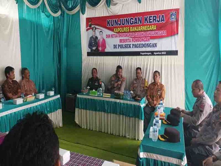 Wujud Sinergitas Tni Polri, Danposramil Hadiri Kunjungan Kapolres Banjarnegara Di Mapolsek Pagedongan