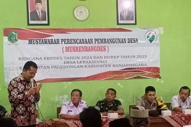 Danposramil Pagedongan Beserta 1 Orang Anggota Babinsa Dan Bhabinkamtibmas Hadiri Undangan Musrenbangdes
