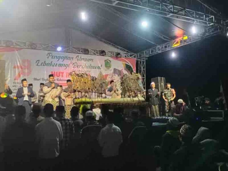 Pengajian Umum Dan Bersholawat Dalam Rangka HUT RI 78
