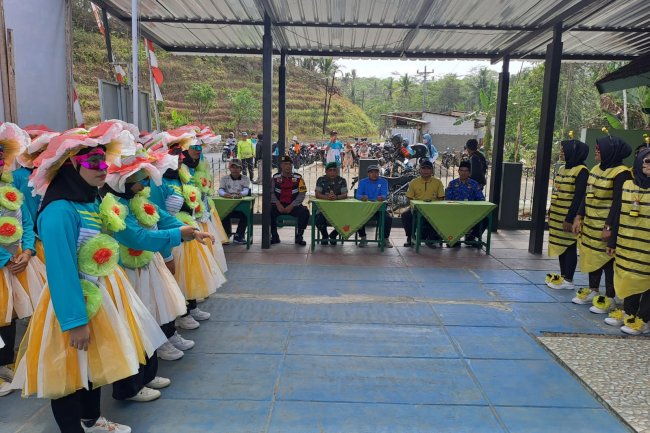 Babinsa melaksanakan Kegiatan Gayeng PGRI Tingkat Kecamatan