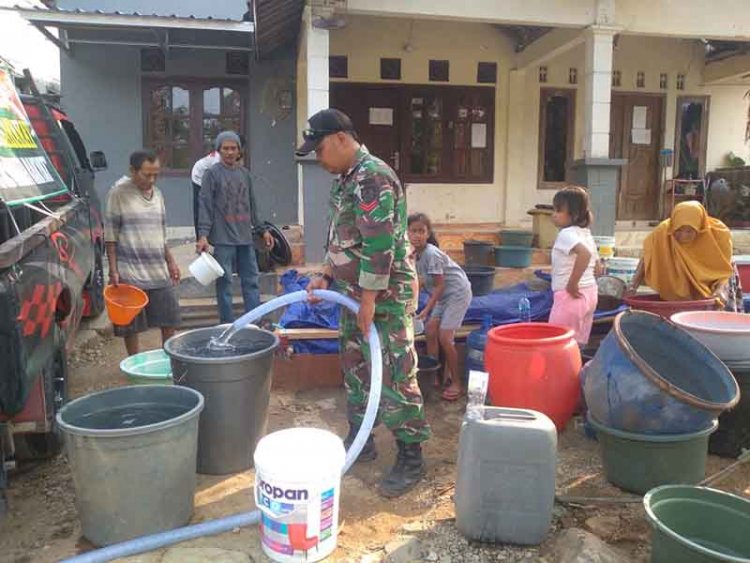 Pengedropan Air Bersih Upaya Untuk Mengatasi Kesulitan Rakyat Sekelilingnya