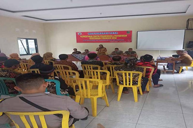 Babinsa Pagedongan Hadiri Undangan Musdes Pembentukan Panitia Penjaringan Perangkat Desa Pagedongan