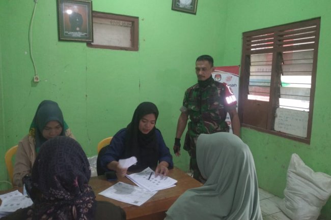 Babinsa 01 Melaksanakan Pendampingan Pendistribusian Bantuan Daging Dan Telur Ayam, Dalam Rangka Pengentasan Stunting