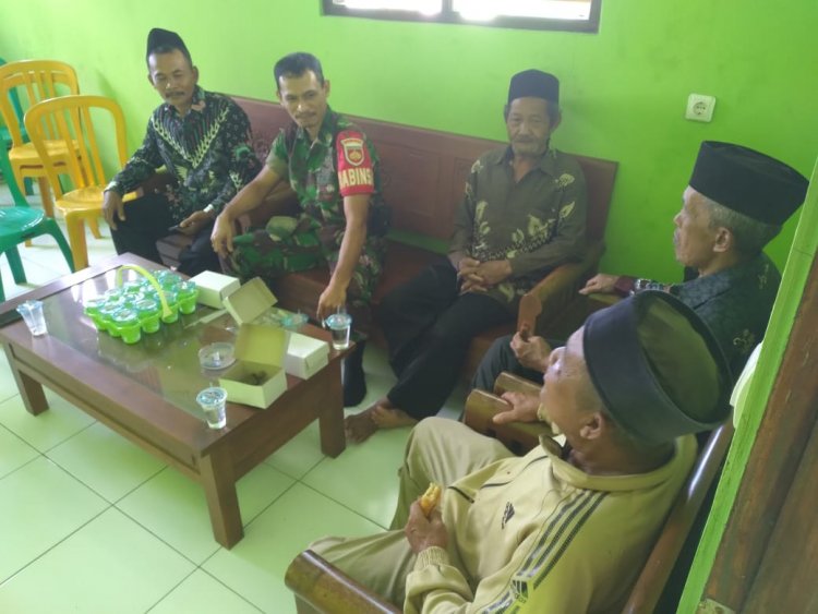 Guna Kedekatan Babinsa 01 Melaksanakan Komunikasi Sosial Di Wilayah Binaan