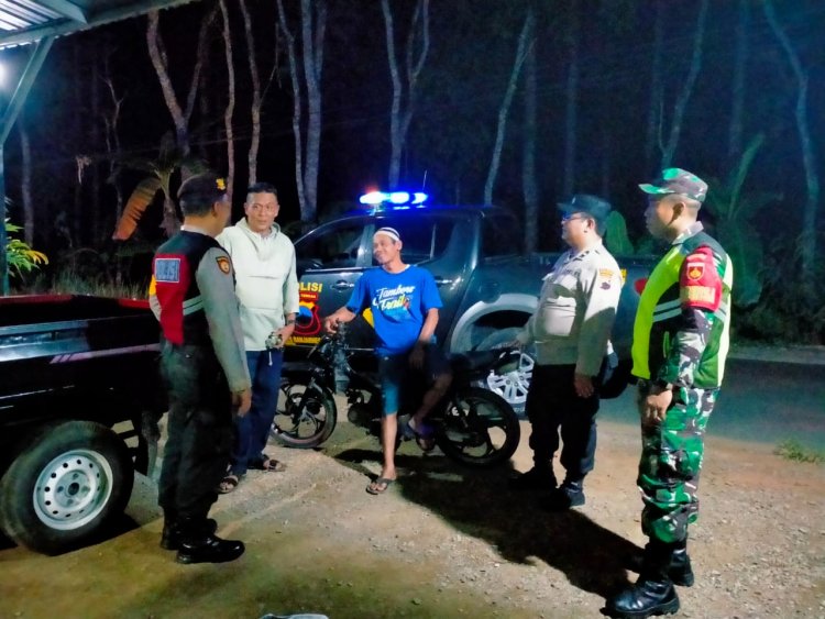 Sinergitas TNI POLRI Babinsa Dan Bhabinkamtibmas Pagedongan Laksanakan Patroli Malam