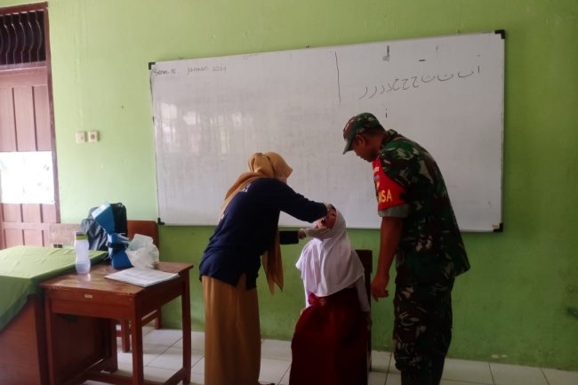 Babinsa 01 Laksanakan Pendampingan Polio