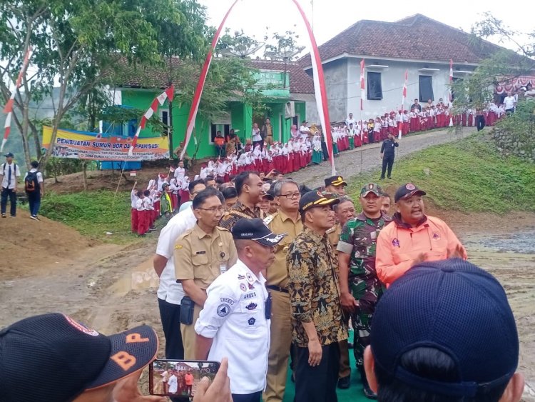 Mentri Koordinator Bidang Pembangunan Manusia dan Kebudayaan Kunjungan Kerja Dalam Rangka Percepatan Penghapusan Kemiskinan Ekstrim Dan Penurunan Stunting di Kabupaten Banjarnegara