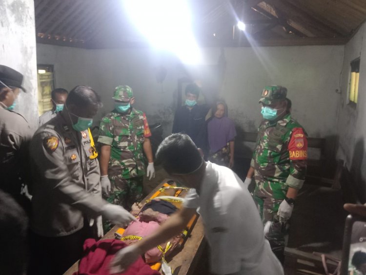 Gerak Cepat Babinsa Bersama Masyarakat Mengevakuasi Mayat Di Aliran Sungai