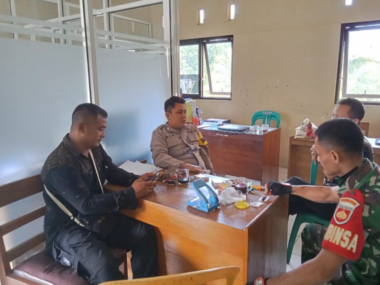 Babinsa Bersama Bhabinkamtibmas Jalin Komunikasi Sosial Dengan Perangkat Desa