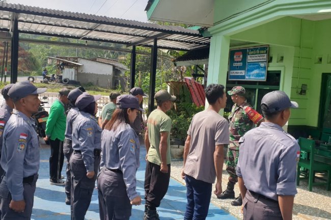 Guna Memantapkan Anggota Linmas Babinsa Melaksanakan Pelatihan PBB