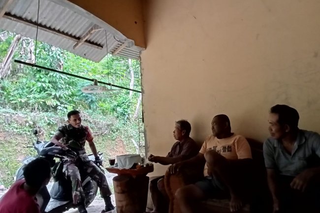 Guna Jalin Silaturahmi Dan Cari Informasi, Babinsa 01 Melaksanakan Komsos Dengan Warga Binaan