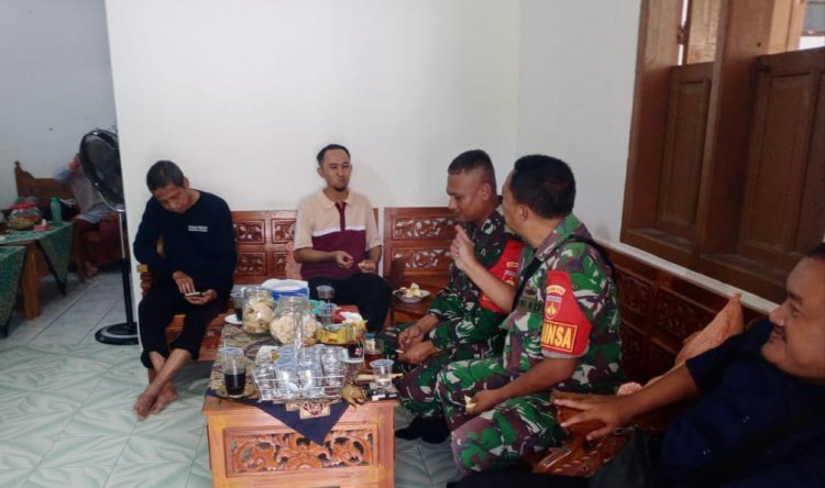 Pererat Tali Silaturahmi, Babinsa Melaksanakan Komsos Dengan Perangkat