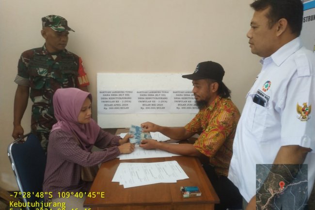 Pencairan BLT DD, Babinsa Laksanakan Pemantauan & Pendampingan