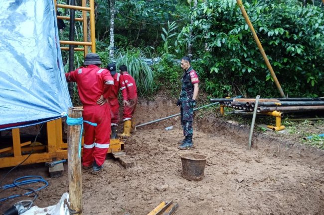 Dukung Program Unggulan Kasad TNI Manunggal Air, Babinsa Laksanakan Pendampingan Uji Tes Alat Bor Sumur