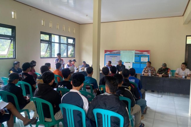 "BABINSA POSRAMIL PAGEDONGAN HADIRI KEGIATAN TECHNICAL MEETING TOURNAMENT SEPAK BOLA GIRI CUP 2024"