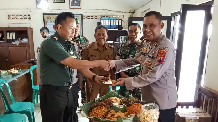 HUT Bhayangkara ke-78, Danramil 01/Banjarnegara Beri Kejutan ke Polsek Pagedongan