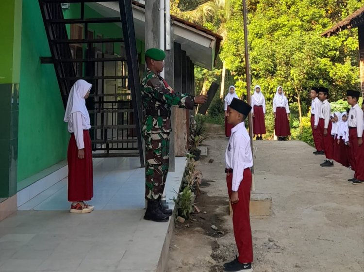 "TANAMKAN CINTA TANAH AIR, BABINSA JADI PEMBINA UPACARA"