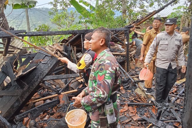 Telah Terjadi Kebakaran Rumah Di Dusun Benda Desa Lebakwangi
