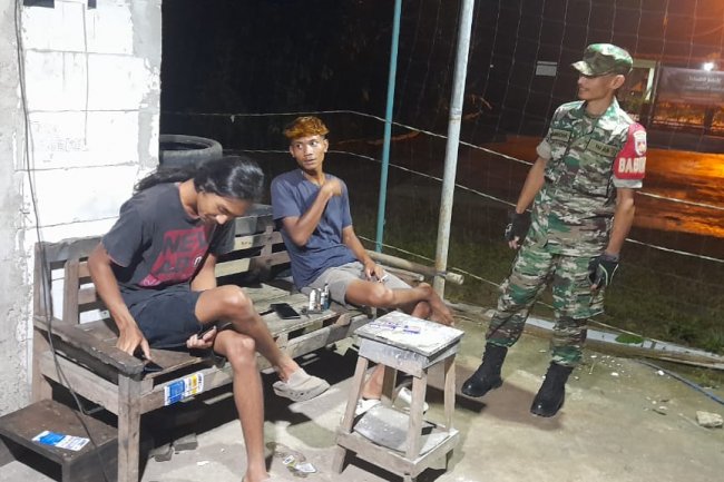 Guna Mewujudkan Wilayah Aman Dan Kondusif Babinsa 01 Melaksanakan Patroli Malam