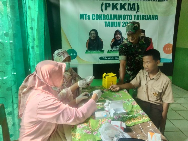 BABINSA PUNGGELAN DAMPINGI CEK KESEHATAN GRATIS (CKG) DAN IMUNISASI 